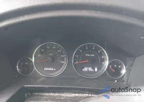 2008 Jeep Commander Sport z USA, uszkodzony, nr VIN 1J8HG48KX8C146064